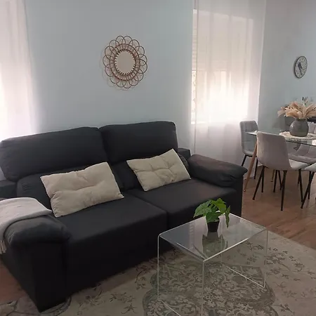 Conde De La Encina Patio Privado Y Parking Facil A 10 Min De La Plaza Mayor Tatil Evi Trujillo